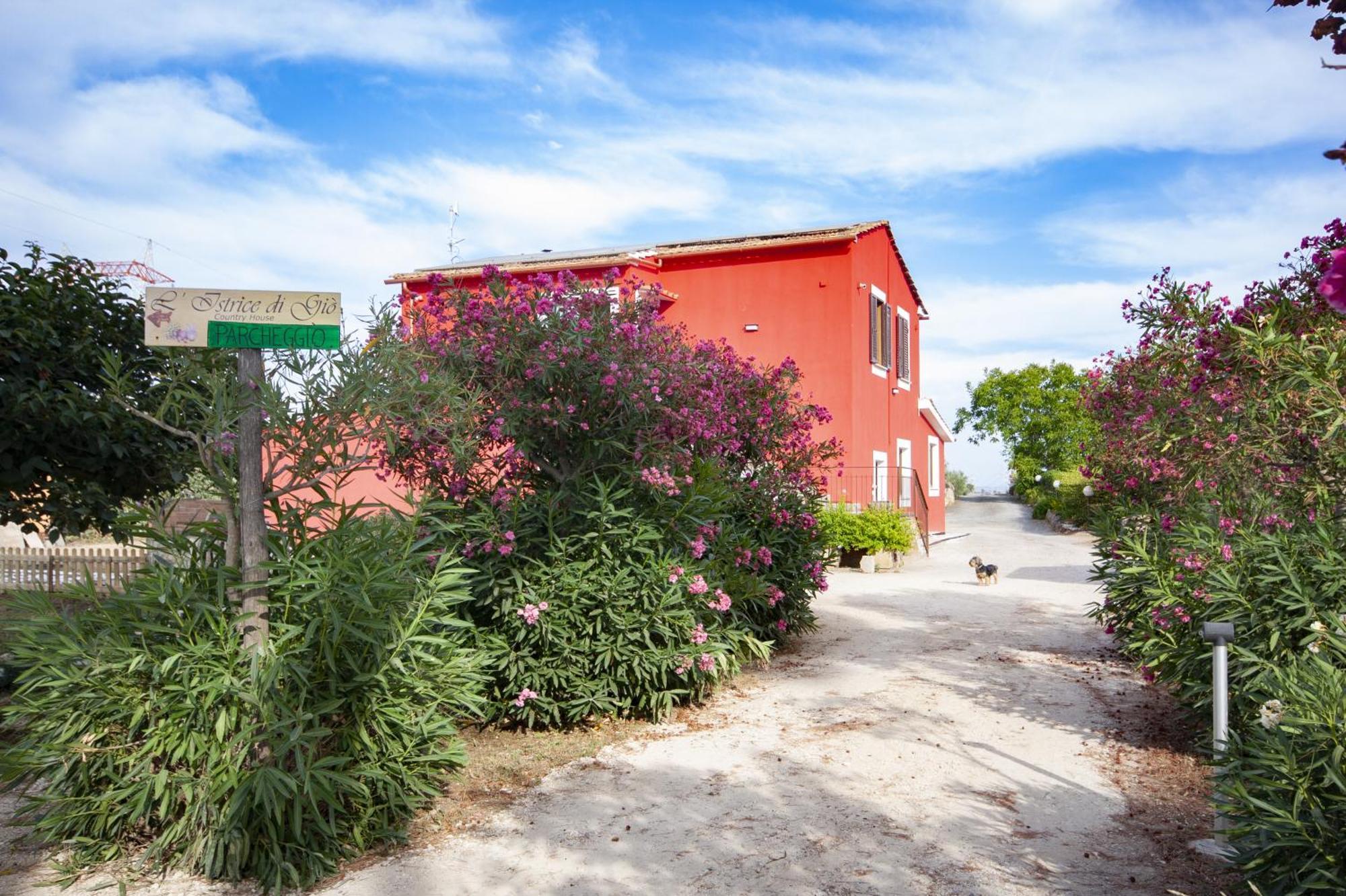 Agriturismo L'Istrice Di Gio Montalto di Castro Luaran gambar